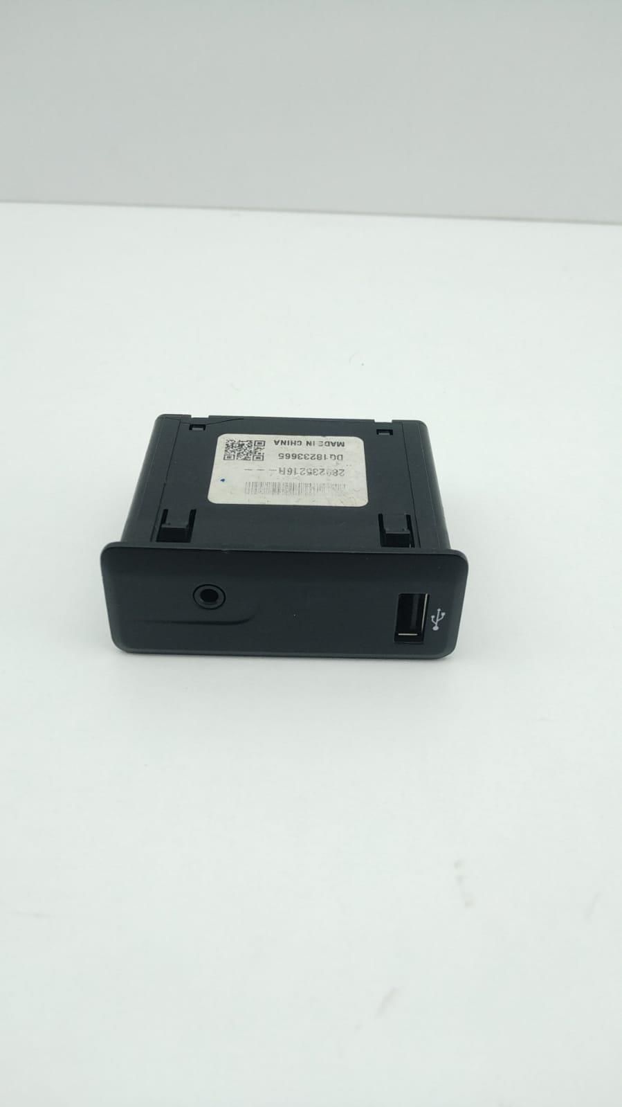 USB AUX SD Aksesuar Prizi - Megane 4 280235216R