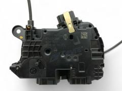 Clio 4 Sağ Arka Kapı Kilidi - Renault 825002104R - 825004167R