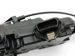 Clio 4 Sağ Arka Kapı Kilidi - Renault 825002104R - 825004167R