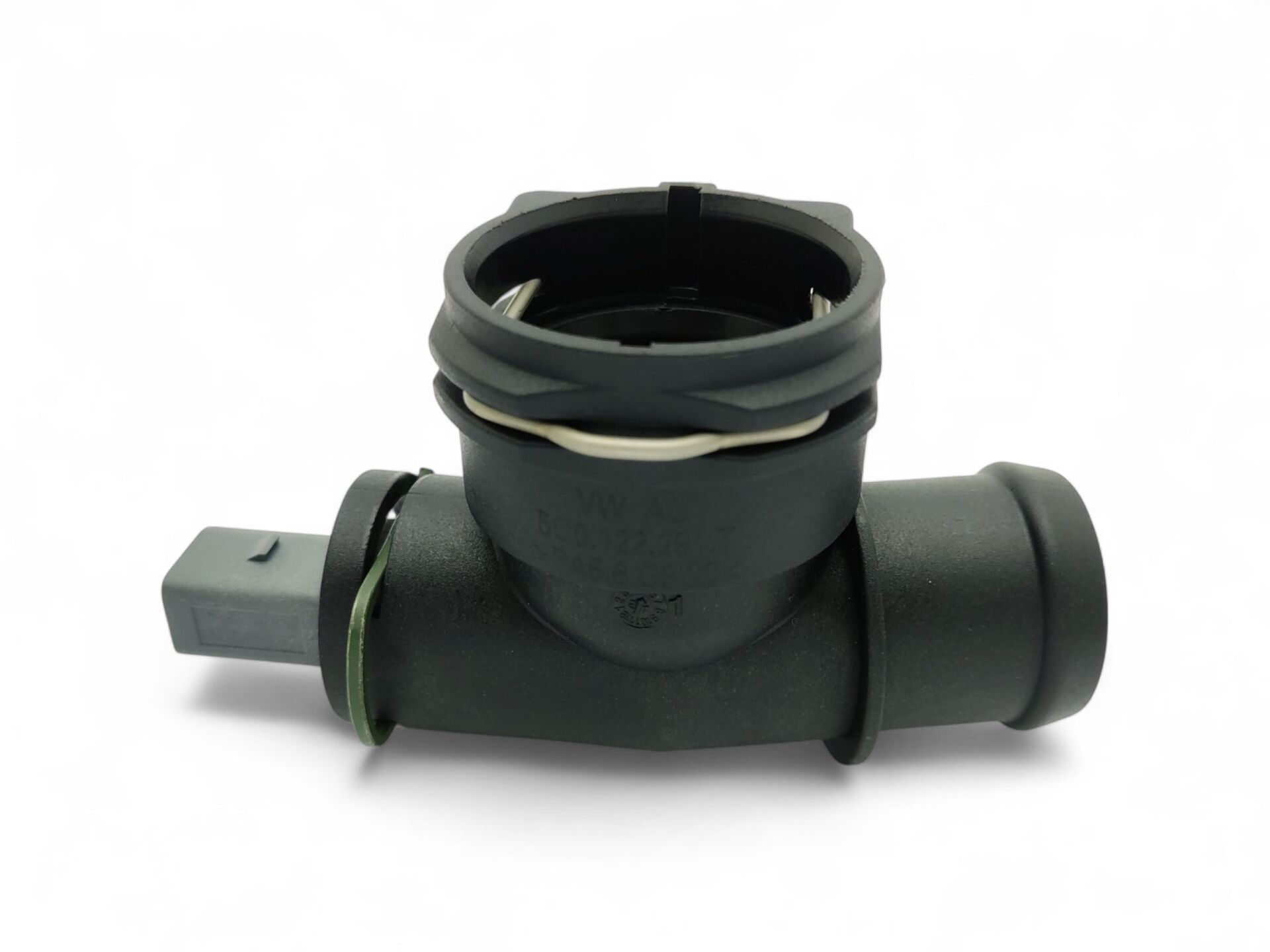 Passat Radyatör Bağlantı Borusu - Volkswagen Radyatör Hortumu Ek Borusu - Golf 7 Jetta Tiguan Touran Beetle Polo Audi A1 Q2 Q3 A3 Formentor Leon Skoda Octavia SuperB Kodiaq 5Q0122291T - 5Q0 122 291 T - 5Q0.122.291.T