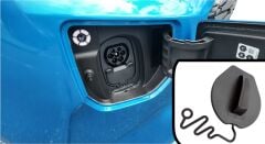 Elektrikli Transit Şarj Yuvası Kapağı E-Transit Şarj Yuvası Kapağı Ford - LK2T-14E084-AC - 2454375 - LK2T14E084AC