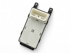 Hyundai i20 Sol Ön İkili Cam Açma Düğmesi Auto Özellikli Otomatik Team Paket - 93570-1J012 - 202008159 - 202008180