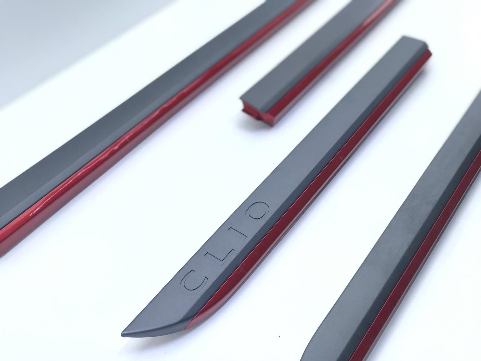 Kapı Bant Takımı Gri Kımızı - Renault Clio 5 801867320R Orjinal