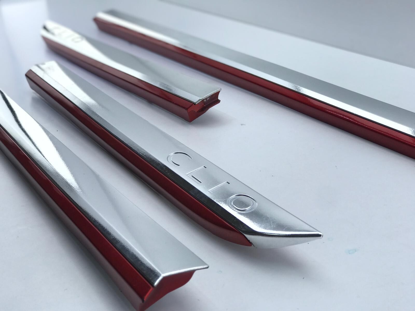 Kapı Bant Takım Nikelaj Kımızı-Renault Clio5 828767468R Orjinal