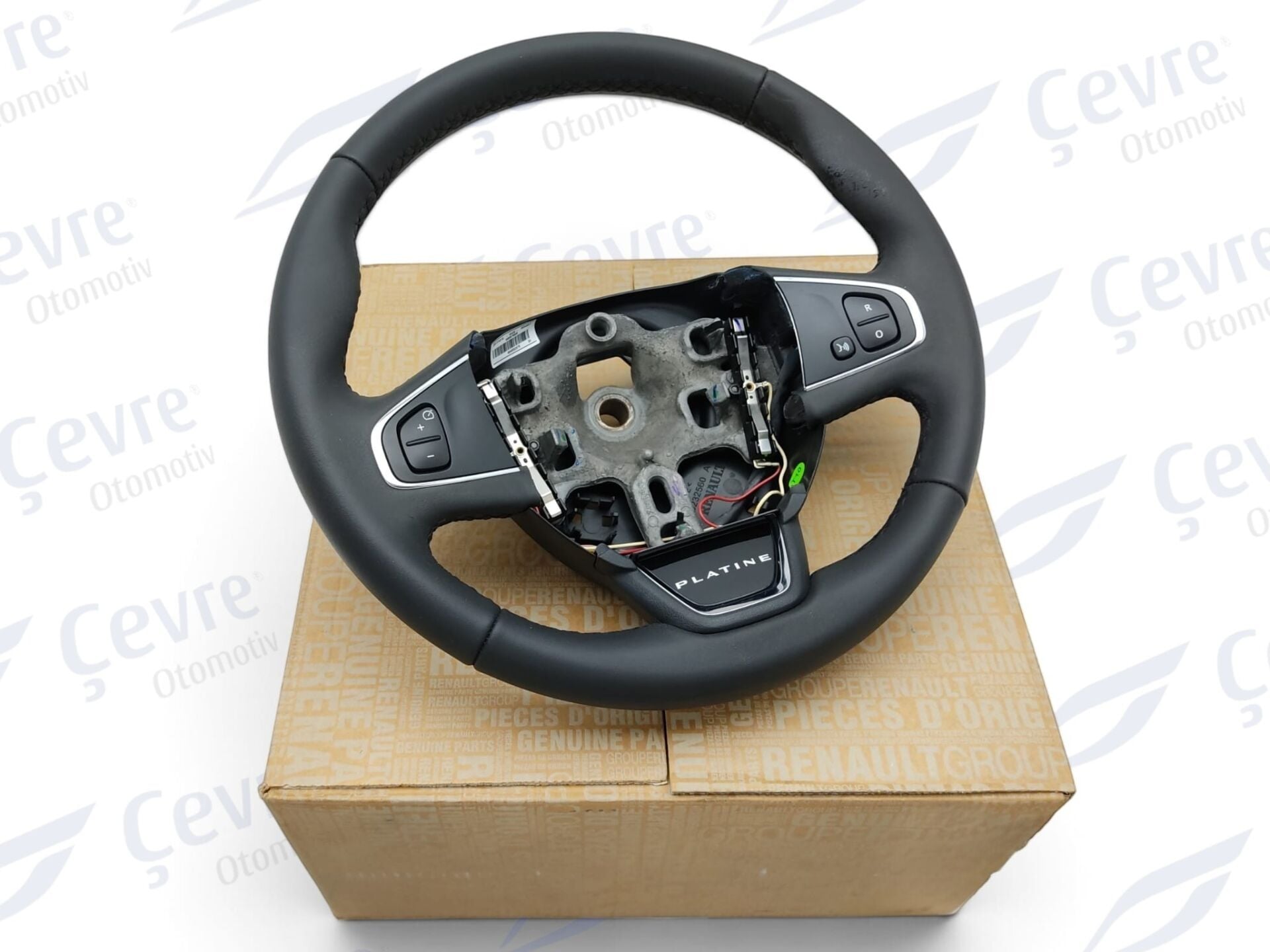 Clio 4 Direksiyon Simidi Deri Bas Konuş Özellikli Renault - 484005267R