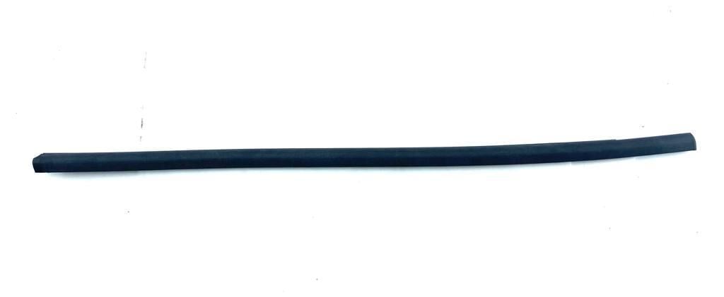 Sağ Arka Cam Arka Dış Fitil - Renault Zoe 828206184R Orjinal