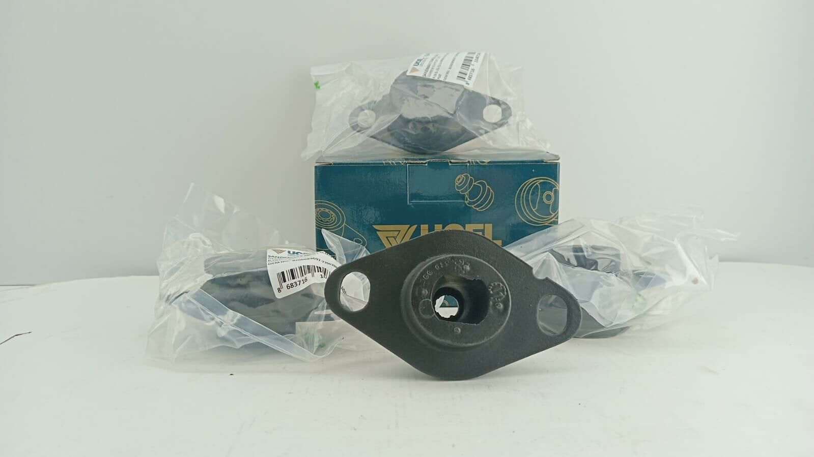 Şanzıman Takozu Sol - R19. R21  Clio 2  Megane 18200089697