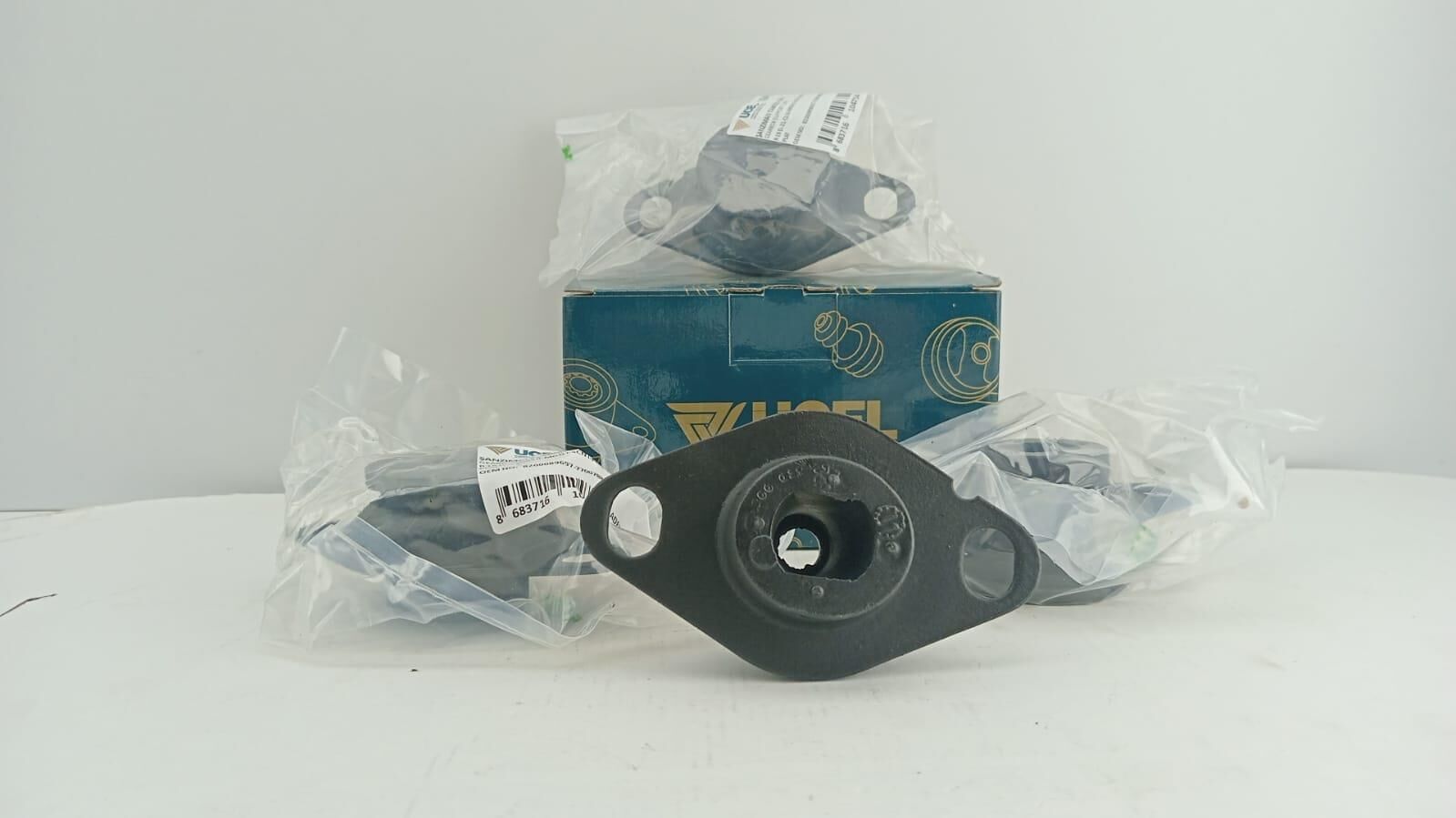 Şanzıman Takozu Sol - R19. R21  Clio 2  Megane 18200089697